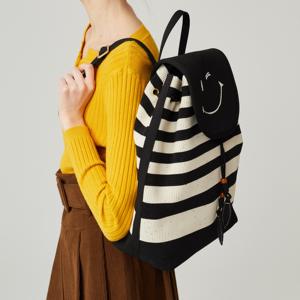 Haute qualité à la mode femmes Polyester Fiber étanche sac à dos Durable noir blanc rayé souriant visage décor externe - Product Image 1