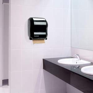 Serviettes en papier enroulées Boardwalk 6252, 8 po x 350 pi, 1 pli, naturelles, pour séchage des mains, lot de 12 rouleaux - Product Image 1