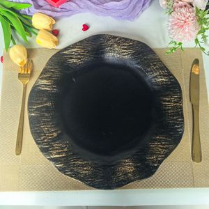 <span class=keywords><strong>Assiettes</strong></span> de présentation de luxe en plastique blanc <span class=keywords><strong>et</strong></span> or à bords ondulés irréguliers, rondes de 13 pouces, pour la décoration de table de mariage, fête, anniversaire, traiteur <span class=keywords><strong>et</strong></span> événements - Product Image 3