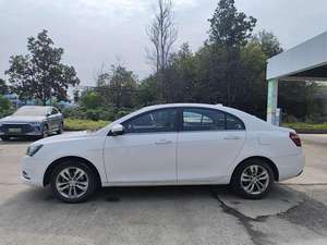 Autos Usados con Bajo Kilometraje, Geely Emgrand Sedán 1.5L Manual Fashion - Product Image 2