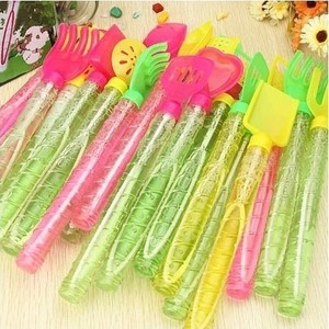 Varitas de burbujas de plástico coloridas para la playa, forma cilíndrica de 27 cm, juguetes para jugar al aire libre para niños, unisex, de 2 a 4 años - Product Image 1