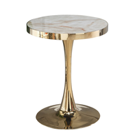 Table moderne en marbre, Design à la mode, table basse blanche, cadre doré