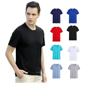 La t-shirt a maniche corte da uomo di colore comodo all'ingrosso della fabbrica può essere personalizzata in una varietà di dimensioni e colori