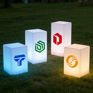 Draagbare oplaadbare plastic moderne LED kubuslamp met afstandsbediening, 16 kleuren, waterdicht, gepersonaliseerde vierkante mini-lamp voor de bar - Product Image 1