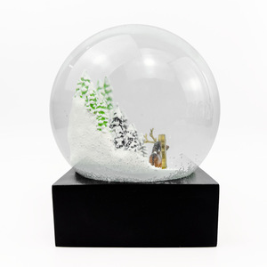 Globo <span class=keywords><strong>di</strong></span> Neve Personalizzato <span class=keywords><strong>di</strong></span> Alta Gamma con Paesaggio Invernale Sci, Ornamento in Resina e <span class=keywords><strong>Vetro</strong></span>, Tema <span class=keywords><strong>Anime</strong></span> e Umano, Regalo - Product Image 3
