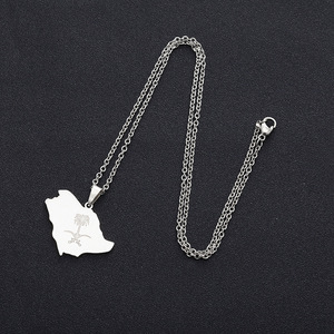 Vente en gros à prix d'usine Collier en acier inoxydable épée croix <span class=keywords><strong>carte</strong></span> et emblème d'Arabie saoudite collier épée croix - Product Image 2