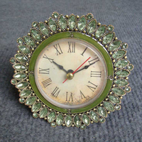 Horloge de table circulaire encadrée en alliage de zinc en métal rouge en laiton antique