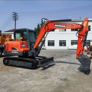 Excavadora de orugas pequeña Doosan DX55-9C usada de Corea, 5.5 toneladas, de segunda mano, excavadora hidráulica pequeña con pocas horas de trabajo para jardinería - Product Image 1