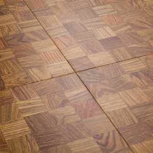 Parquet contrecollé AVANTIMORA en Padauk multicouche 14 mm, grade AB, finition mate, antidérapant, silencieux, certifié CE, à joint mâle et femelle, motif hexagonal, pour salon - Product Image 1