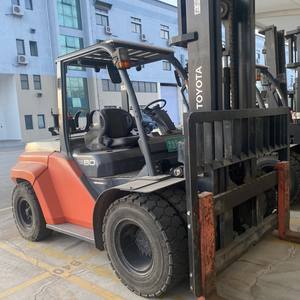 รถยกมือสองเครื่องยนต์ดีเซลโตโยต้า8Ton ญี่ปุ่น - Product Image 3