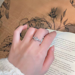 Bagues de fiançailles de luxe pour femmes en or <span class=keywords><strong>rose</strong></span> et blanc 18 carats avec diamant <span class=keywords><strong>rose</strong></span> fantaisie cultivé en laboratoire à trois pierres et tige droite en forme de goutte d'eau, bagues tendance - Product Image 4