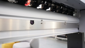 Solution d'impression DTF VERSIJET <span class=keywords><strong>à</strong></span> faible consommation d'énergie, largeur 600 mm, pour la décoration de vêtements, avec 4 têtes Eps I3200 - Product Image 6