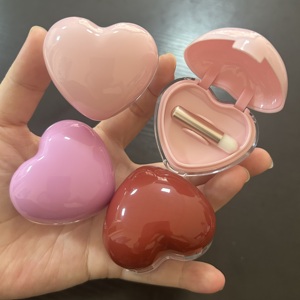 ISMAN Luxury 6g Boîte de blush rose double couche en forme de cœur, conteneur pour masque à lèvres avec pinceau, couvercle à clapet en plastique, vente en gros, marque privée - Product Image 1