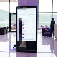 Layar Digital Signage 43 Inci HD IPS LCD dengan Sistem Operasi Android, Pemutar Media Otomatis, Poster Vertikal untuk Iklan Dalam Ruangan, Model Berdiri Lantai