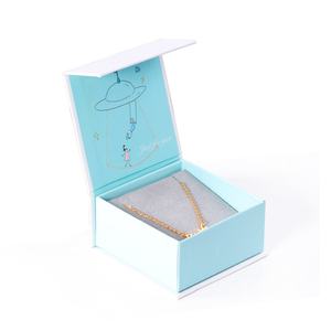 Collar con Nombre Personalizado al por Mayor, Joyería Personalizada Impermeable, Collares con Letras Chapadas en Oro de 18K y Acero Inoxidable PVD - Product Image 4