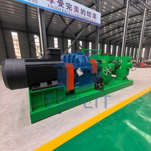 Ligne de broyage de caoutchouc de pneus à haute efficacité automatique, roulement de moteur, haute capacité 900 kg/h, système de récupération de poudre de caoutchouc 20-30 mesh - Product Image 1