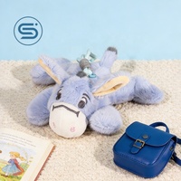 Petite peluche en fibre de polyester, taille compacte, structure légère, qualité de couture cohérente et axée sur la sécurité
