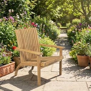 Le fauteuil Seville allie une élégance intemporelle, un confort moelleux et un design sophistiqué pour des espaces de vie luxueux. - Product Image 4