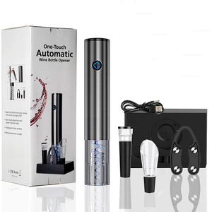 Los más <span class=keywords><strong>vendidos</strong></span> 2024 innovadores nuevos utensilios de cocina 4 piezas abridor de vino eléctrico juego de sacacorchos con base de carga - Product Image 3