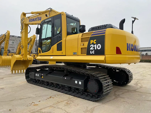 Excavatrice Komatsu PC210-8 d'occasion, origine Japon, faible nombre d'heures, composants essentiels : boîte de vitesses, pompe, moteur, roulement - Product Image 3