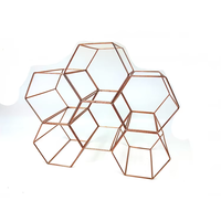 Range-bouteilles hexagonal en métal sur pied pour bar à domicile