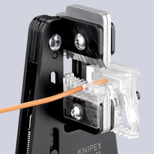 Dénudeur de câbles de précision Knipex, lames en acier inoxydable, outil d'électricien de qualité industrielle, poignée en plastique noir - Product Image 1