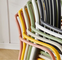 Chaises de salle à manger d'extérieur empilables modernes Sukavina |   Chaises de patio en métal pour hôtel, villa, cour, jardin, terrasse, balcon, mobilier