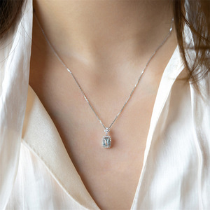 Collana con Ciondolo a Forma di Bottiglia di Profumo Blu Acqua per Donne, Stile Francese, Catena con Cristallo Quadrato per Clavicola - Product Image 4