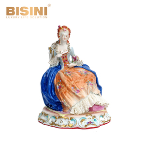 Fabbrica personalizzata stile vittoriano fanciulla aristocratica circondata da cesti floreali statuetta porcellana statuetta di porcellana ornamenti - Product Image 6