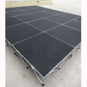 Escenario portátil de aluminio de alta calidad para exteriores, ideal para eventos de coros. - Product Image 1