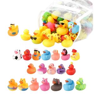 Canards en caoutchouc de 2 pouces, assortiment promotionnel en vrac, motifs variés, canards de bain en vinyle, logo personnalisé, faible MOQ, vente en gros directe usine - Product Image 1