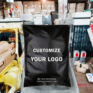 ถุงพลาสติกโพลีเมลเลอร์สีดำสำหรับบรรจุภัณฑ์เสื้อผ้า ผลิตในจีน รับผลิตตามสั่งพร้อมโลโก้ - Product Image 2