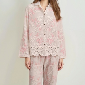 Fabrika Satışı <span class=keywords><strong>2026</strong></span> Yaz Kadın Nakışlı Gazlı Bluz Yüksek Bel Düz Paça Pantolon Takımı Moda Günlük - Product Image 2