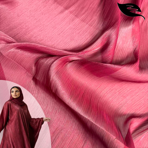 <span class=keywords><strong>Organza</strong></span> froissé <span class=keywords><strong>rouge</strong></span> profond ultra-brillant : Tissu plissé 3D métallisé épais pour abayas de luxe et robes de soirée - Product Image 1