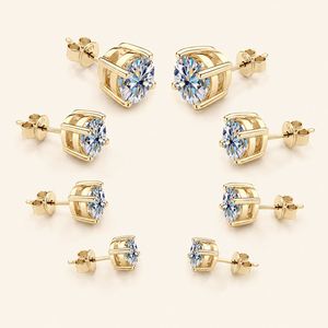 Boucles d'oreilles classiques à 4 griffes en argent sterling 925 plaqué rhodium avec moissanite ronde taille brillant de 0,3 à 2 carats couleur D pour femme - Product Image 3
