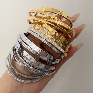 CLIORO Gelang & Cincin Berlapis Emas Tren Terbaru, Bertahtakan CZ Bintang Utara, Anti Luntur, Bahan Baja Tahan Karat - Product Image 5