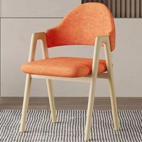 Chaise de salle à manger en acier inoxydable à cadre en A, avec dossier et accoudoirs en cuir, design moderne et minimaliste pour la maison et les salons de thé.