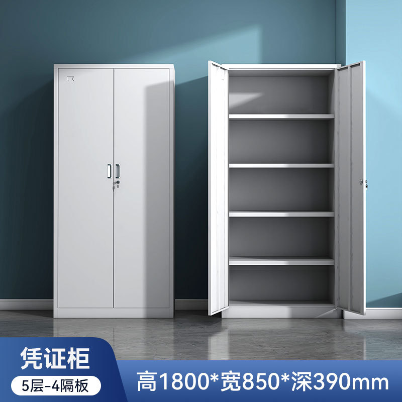 L'armoire à bons mesure 180 cm de hauteur.