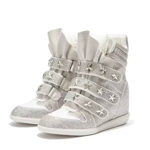 Nouvelles Baskets Décontractées Montantes 2026 de Créateur, Style Vintage à Rivets et Velcro, Polyvalentes à Semelle Épaisse et Rehaussantes - Product Image 1