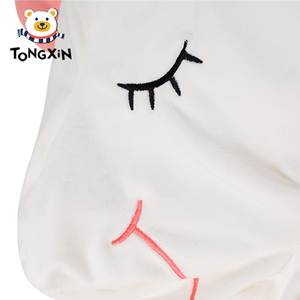 Fabricante OEM al por mayor, personalizado, 30 cm, almohada <span class=keywords><strong>de</strong></span> peluche <span class=keywords><strong>de</strong></span> unicornio suave y adorable para bebé, juguetes <span class=keywords><strong>de</strong></span> peluche <span class=keywords><strong>de</strong></span> unicornio, pieles <span class=keywords><strong>de</strong></span> animales <span class=keywords><strong>de</strong></span> peluche. - Product Image 4