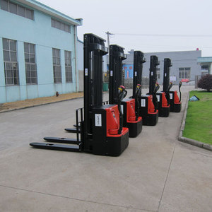 Apilador Eléctrico EVERLIFT de Alta Calidad, Operado por Batería, con Capacidad de 1000 kg, 1200 kg, 1500 kg y 2000 kg - Product Image 4