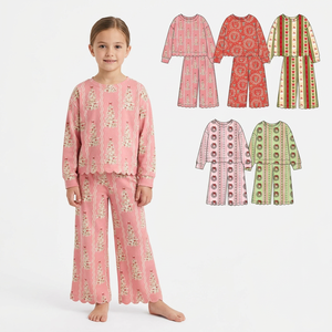 Ensemble haut et pantalon à manches longues pour petites filles, imprimé de Noël, bord festonné, tenue décontractée de boutique, 2 pièces, pour Noël - Product Image 1