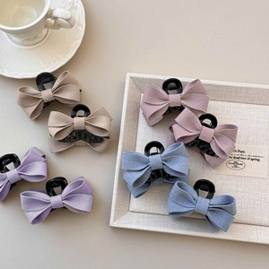 กิ๊บติดผมโบว์เล็ก 6 ซม. สำหรับผู้หญิง ทำจากผ้า ทำมือ ดีไซน์หรูหรา สไตล์เจ้าหญิง เครื่องประดับผมสำหรับมัดครึ่งศีรษะ ตกแต่ง<span class=keywords><strong>ผม</strong></span>ด้านหลัง <span class=keywords><strong>หน้าม้า</strong></span> และหน้าผาก - Product Image 1