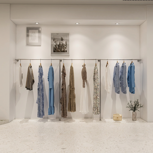Perchero de Pared de Acero Inoxidable Cepillado de Lujo, Moderno, para <span class=keywords><strong>Boutique</strong></span>, Exhibición Lateral de Ropa Femenina - Product Image 3