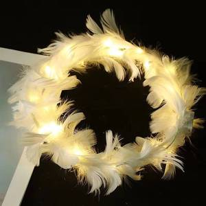 Fascia per capelli super luminosa con piume d'oca scintillanti, accessorio natalizio a forma di ghirlanda - Product Image 2