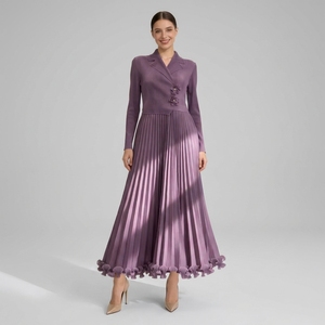 Robe longue plissée asymétrique style blazer pour femme, avec boutons floraux 3D, ourlet festonné, inspirée Miyake, collection automne, directement de <span class=keywords><strong>l</strong></span>'usine - Product Image 5