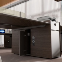 Poste de travail moderne en bois pour 2 personnes avec écran de confidentialité, meuble de rangement, gestion des câbles et table de bureau en cluster pour espace ouvert