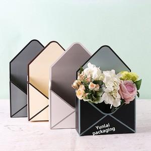 Boîte à fleurs en forme d'<span class=keywords><strong>enveloppe</strong></span> en matériaux recyclés de style coréen, pliable, grande, créative, panier-cadeau pour la fête des enseignants - Product Image 6