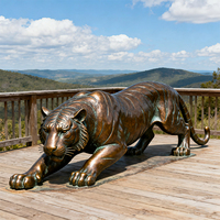 Sculpture de tigre en cuivre coulé pour jardin extérieur Sculpture décorative en métal artisanale en cuivre coulé Sculpture de tigre en bronze