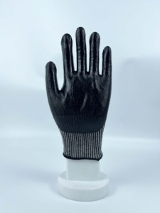 Guantes de Trabajo Resistentes a Cortes ANSI A5 Nivel 5, Color Gris, Ajuste Elástico Cómodo, Protección Anticorte, Recubrimiento de PU Negro - Product Image 1